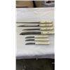 Image 2 : 4 CUTCO KNIVES, 3 STEAK KNIVES AND CUTCO BLOCK