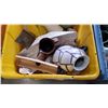 Image 2 : 2 TOTES OF DECORATIVE POTTERY AND DECOR