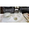 Image 2 : ANTIQUE ETCHED GLASS VASE, CRYSTAL VASE AND DECORATIVE 4 PIECE GLASS BOWL SET