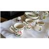 Image 4 : 17 PIECES PORTMERION CHINA POMONA AND OTHER