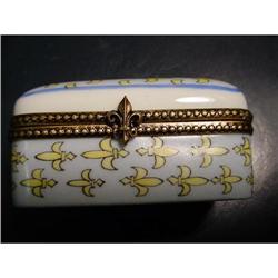 Authentic  French Royalist Limoges box trinket #1123505
