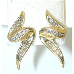 3574 14K Gold Diamond Earrings