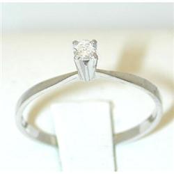 4085 18k White Gold Diamond Ring