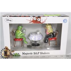NEW DISNEY MAGNETIC SALT & PEPPER