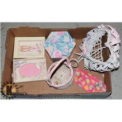 2 CERAMIC BALLET FRAMES, WICKER HEART AND BASKET,