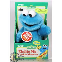 1996 TICKLE ME COOKIE MONSTER