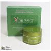 Image 1 : VINE VERA MOSCATO SENSITIVE SKIN CREAM MSRP $178