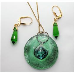 21)  GREEN ROUND MURANO GLASS PENDANT