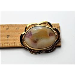 15)  GOLD TONE VINTAGE OVAL BROOCH WITH