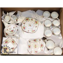 ROYAL ALBERT PETIT POINT BONE CHINA SET 47 PIECES
