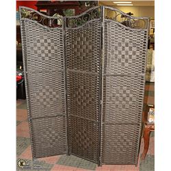 WICKER ROOM DIVIDER  53" X 69"
