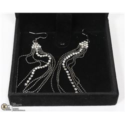 PAIR OF RHINESTONE INLAYED DANGLING EARRINGS