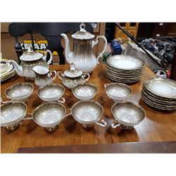 30PC SET OF BAVARIA EBERTHAL CHINA TEA