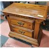 Image 1 : 2 DRAWER WOOD NIGHTSTAND 26 X 23 X 15