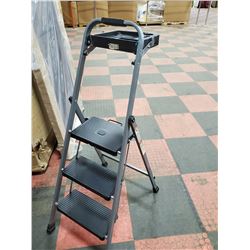 3 FOOT FOLDING STEP LADDER WITH TOOL TRAY