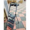 Image 1 : 3 FOOT FOLDING STEP LADDER WITH TOOL TRAY