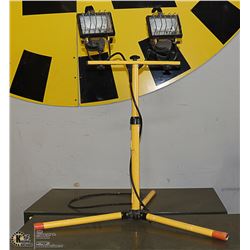DUAL WORKLIGHT STAND