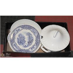 SERVING BOWL WITH TWO PLATES