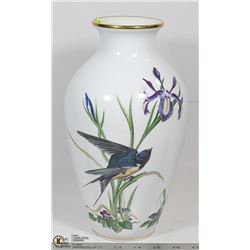 THE MEADOWLAND BIRD VASE