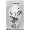Image 1 : THE MEADOWLAND BIRD VASE