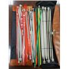 Image 1 : LOT OF ASSORTED KNITTING NEEDLES IN CASE