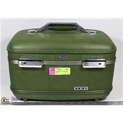 VINTAGE AMERICAN TOURISTER TRAVEL CASE