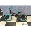 Image 2 : Kids Black and Blue Bike