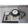 Image 1 : (3) Pressure Gauges