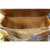 Image 5 : **(3) Vintage Suitcases