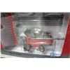 Image 2 : Massey Ferguson 9545 Combine (1:64 Scale Die-Cast Toy)