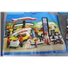Image 10 : Vintage Esso Gas Station Play Set