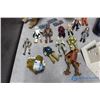 Image 2 : Assorted Starwars Toys & Play Sets