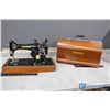 Image 1 : Singer Sewing Machine in Wooden Case