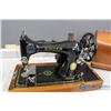 Image 2 : Singer Sewing Machine in Wooden Case