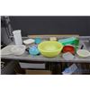 Image 1 : Various Tupperware