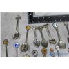 Image 2 : Collector Spoon Collection in Decorative Tin