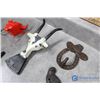 Image 6 : Assorted Wall Hooks