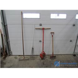 Gardening Hand Tools - Rakes, Edger, Post Hole Digger