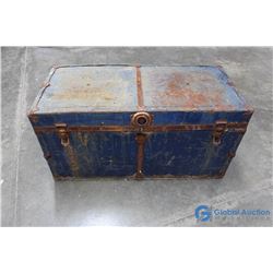 **Vintage Trunk