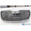 Image 1 : **GMC Yukon Grille