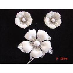 Sarah Coventry White Enamel Flower Set Brooch #1153175