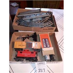 LIONEL ELECTRIC TRAIN LOT