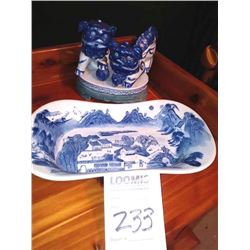 BLUE ASIAN CHINA DISH, MARKED, WITH FOO DOGS ON PEDESTAL
