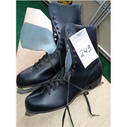 ICE SKATES
