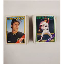 SET OF APPROXIMATELY 160 TOPPS BASEBALL CARDS