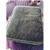 Image 3 : Vintage Like-New 1960 /70s Crushed Valor Ottoman