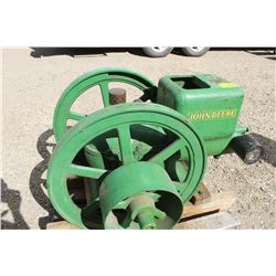 JOHN DEERE 6 HP STATIONARY ENGINE (RUNNING)