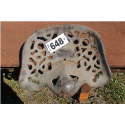 CAST SEAT (HAIRLINE CRACK)