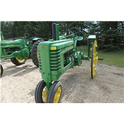 1935 JOHN DEERE B TRICYCLE TRACTOR ON STEEL