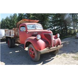 FARGO ST946 SINGLE AXLE GRAVEL TRUCK